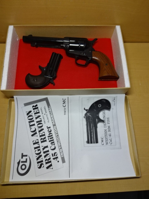 Модель длительного хранения Tokyo CMC Colt 45Caliber Derringer Box