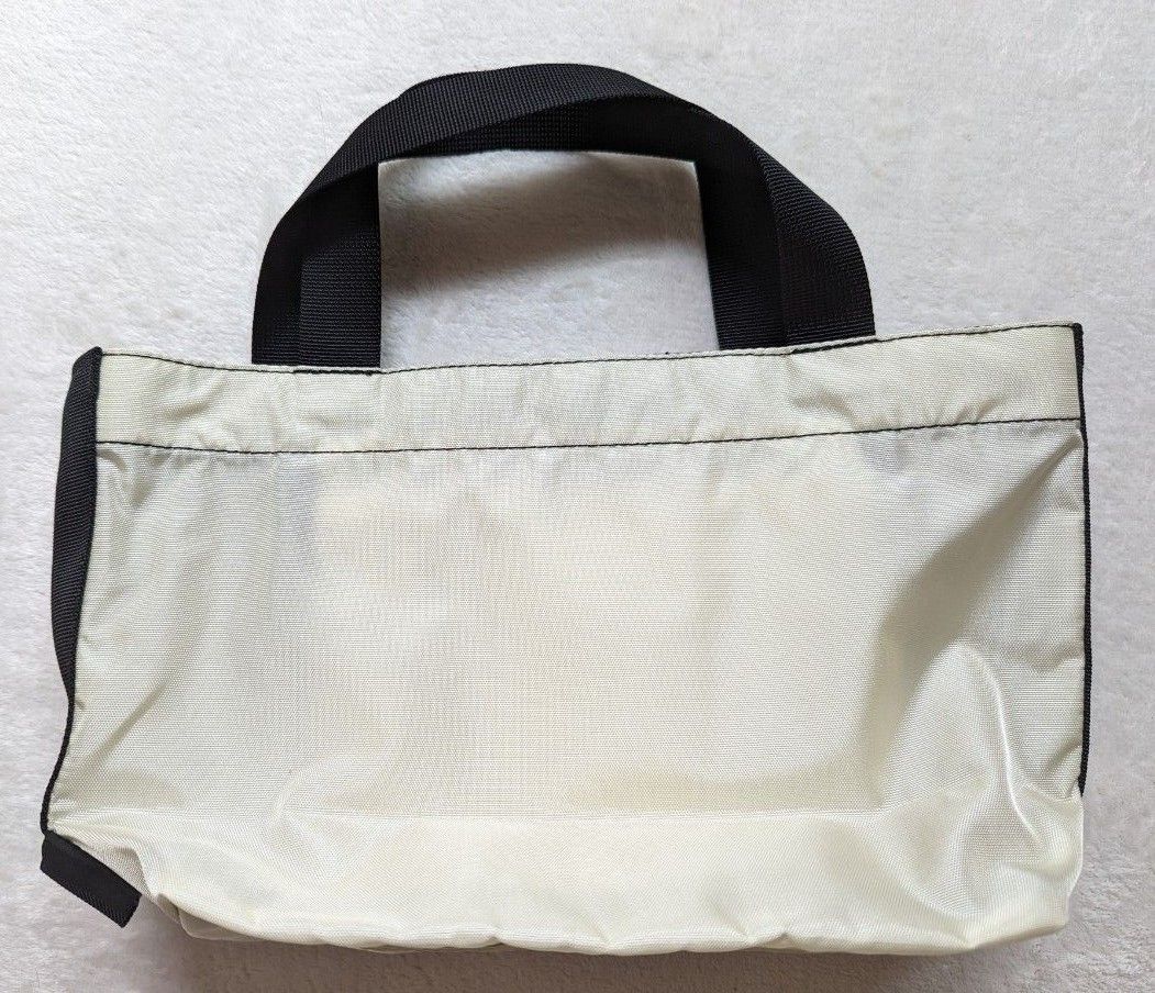 未使用　and wander アンドワンダー　CORDURA Nylon logo tote bag small　ロゴトートバック