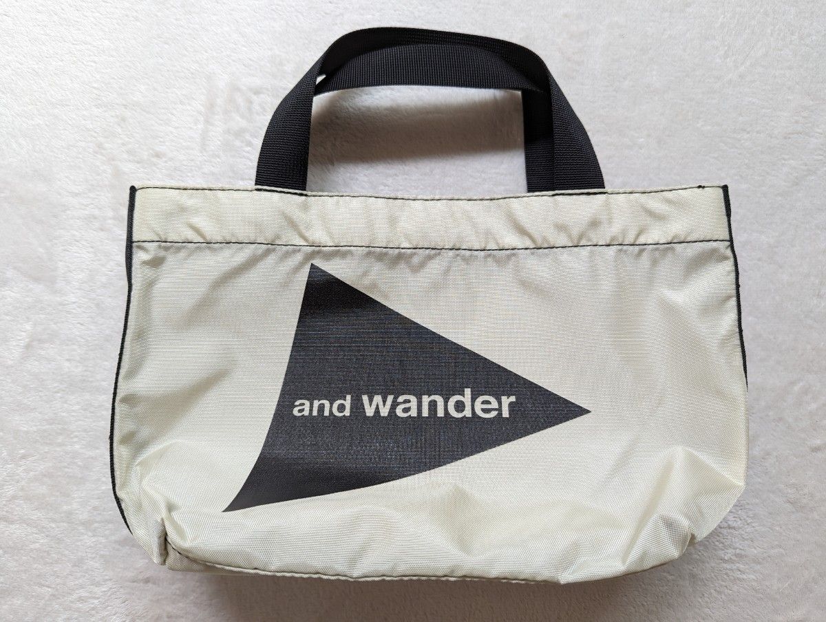 未使用　and wander アンドワンダー　CORDURA Nylon logo tote bag small　ロゴトートバック