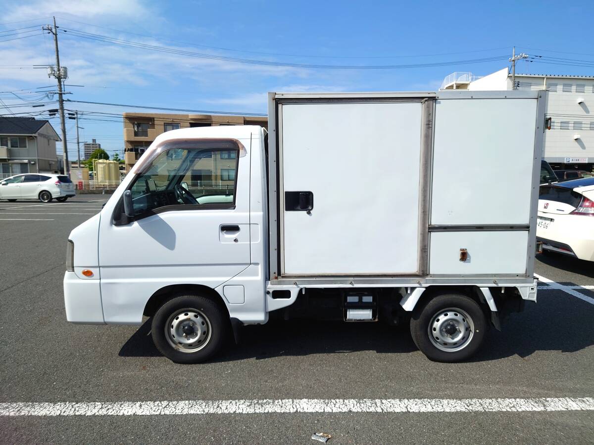 ★☆ サンバートラック 冷蔵冷凍車 AT 車検8年5月 ☆★の画像3