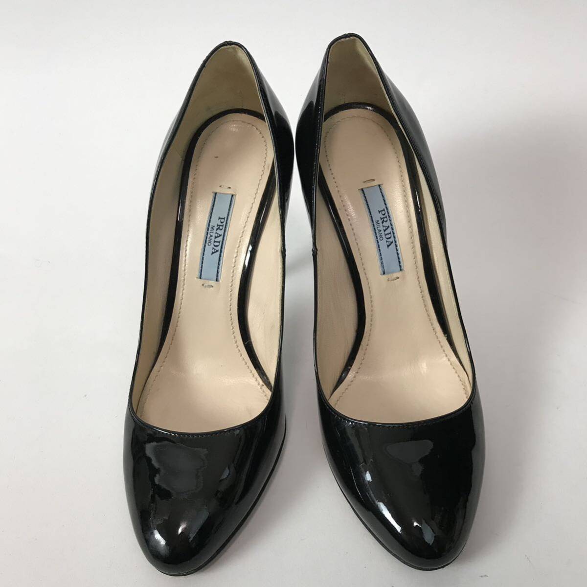 j107 PRADA プラダ エナメル パンプス ハイヒール フォーマル 36.5 イタリア製 正規品 ブラック 本革 パテントレザー 良品 レディース_画像2