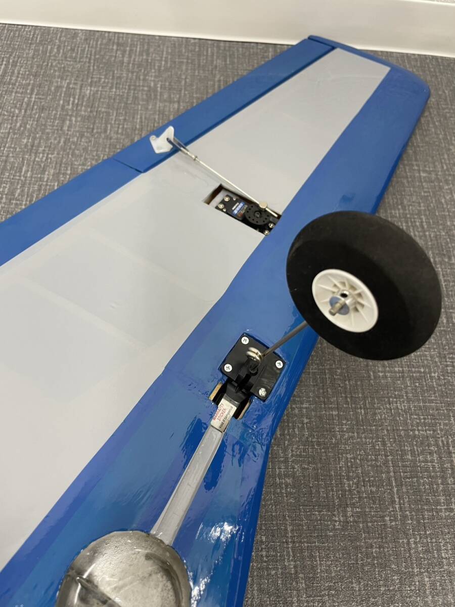 ★【引取限定】ホビー ラジコン飛行機 全長100cm エンジン モーター 動作未確認 413 926_画像8