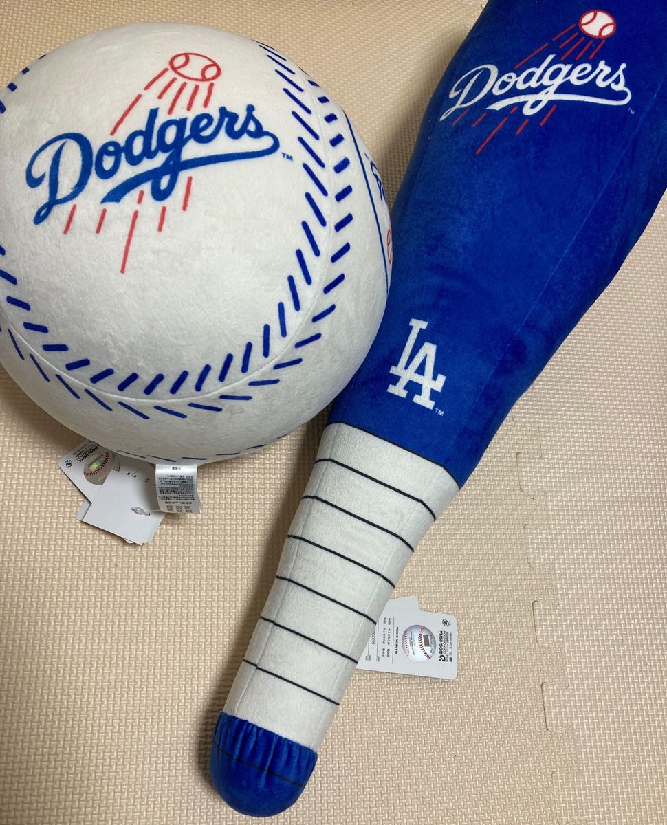 入手困難品】MLB ロサンゼルス ドジャース ボール型クッション 入手困難品】MLB ロサンゼルス ドジャース ボール型クッション