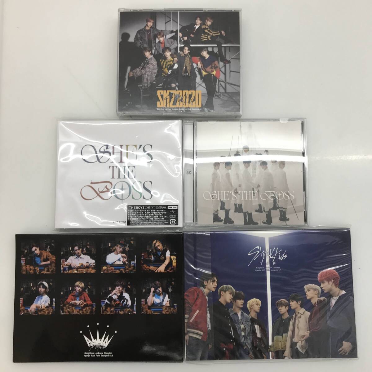 No.4704 ★1円～ 【K-pop CD セット】 stray kids SKZ2020 THEBOYZ SHE'S THE BOSS 初回限定盤 中古_画像1