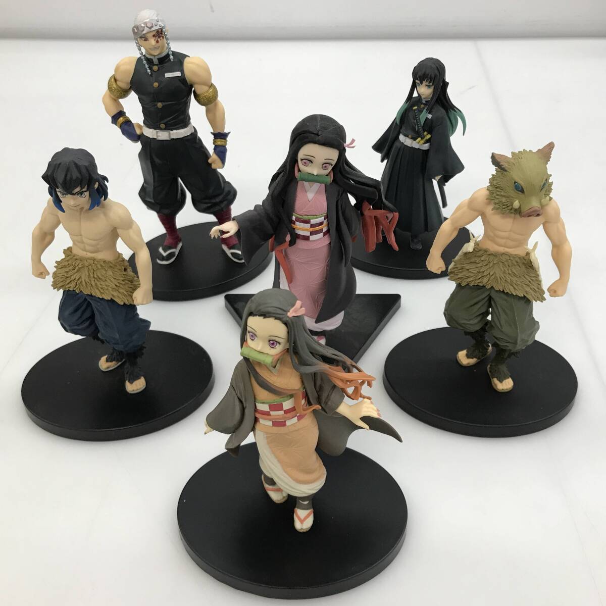 No.4812 ★1円～ 【フィギュアセット】 鬼滅の刃 炭治郎 禰豆子 善逸 伊之助 カナヲ 胡蝶しのぶ 煉獄杏寿郎 宇髄天元 猗窩座 他 ジャンク品の画像4