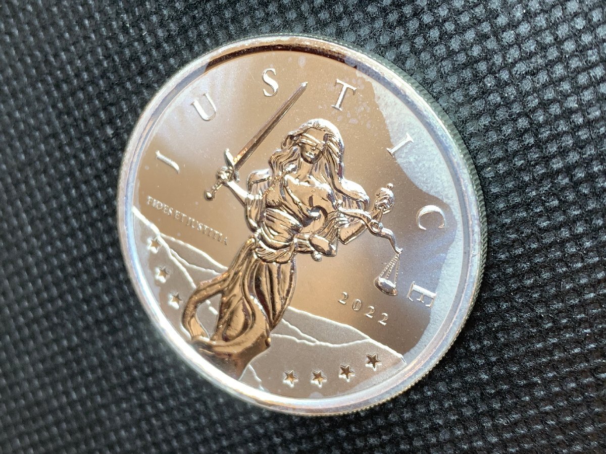 31.1グラム 2022年 (新品) ジブラルタル「正義の女神」純銀 1オンス 銀貨の画像3