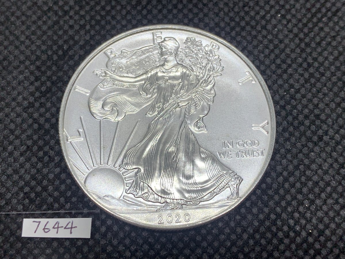 31.1 グラム 2020年 (新品) アメリカ 「イーグル ウオーキング リバティ」純銀1オンス 銀貨の画像1