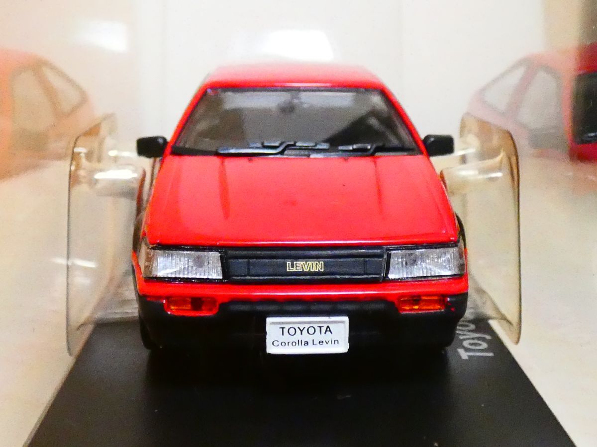 国産名車コレクション 1/43 トヨタ カローラ レビン 1983 赤 ケース固いです アシェット 旧車 クラシックカー ミニカー ＴDの画像4