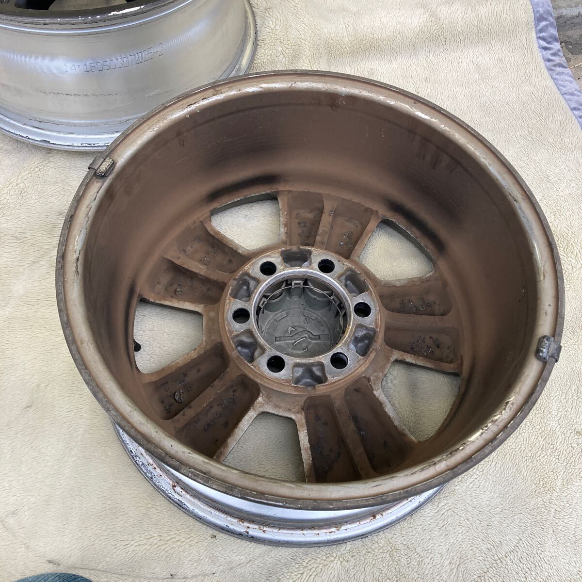 トヨタ 純正 ハイラックス サーフ 17×7.5J+30 PCD139.7/6H マッドブラック 4本 検: 120系ランクル プラドの画像6