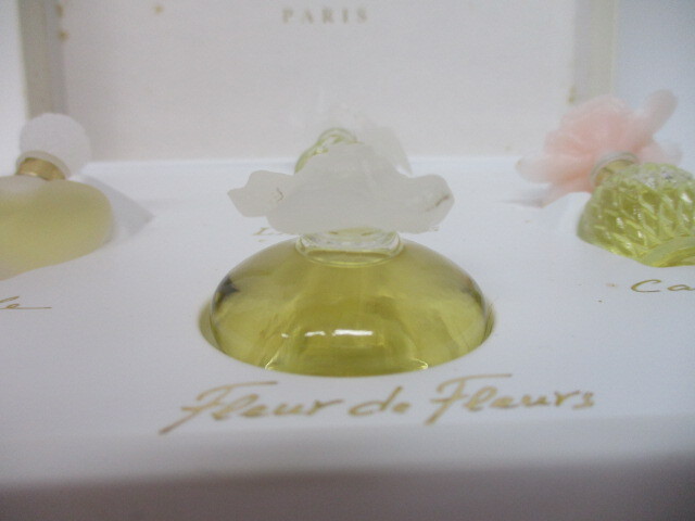 4-78 NINARICCI Parfums ニナリッチ パフューム ミニ香水  2.5ｍｌ×3 6ml×1 4本セットの画像2