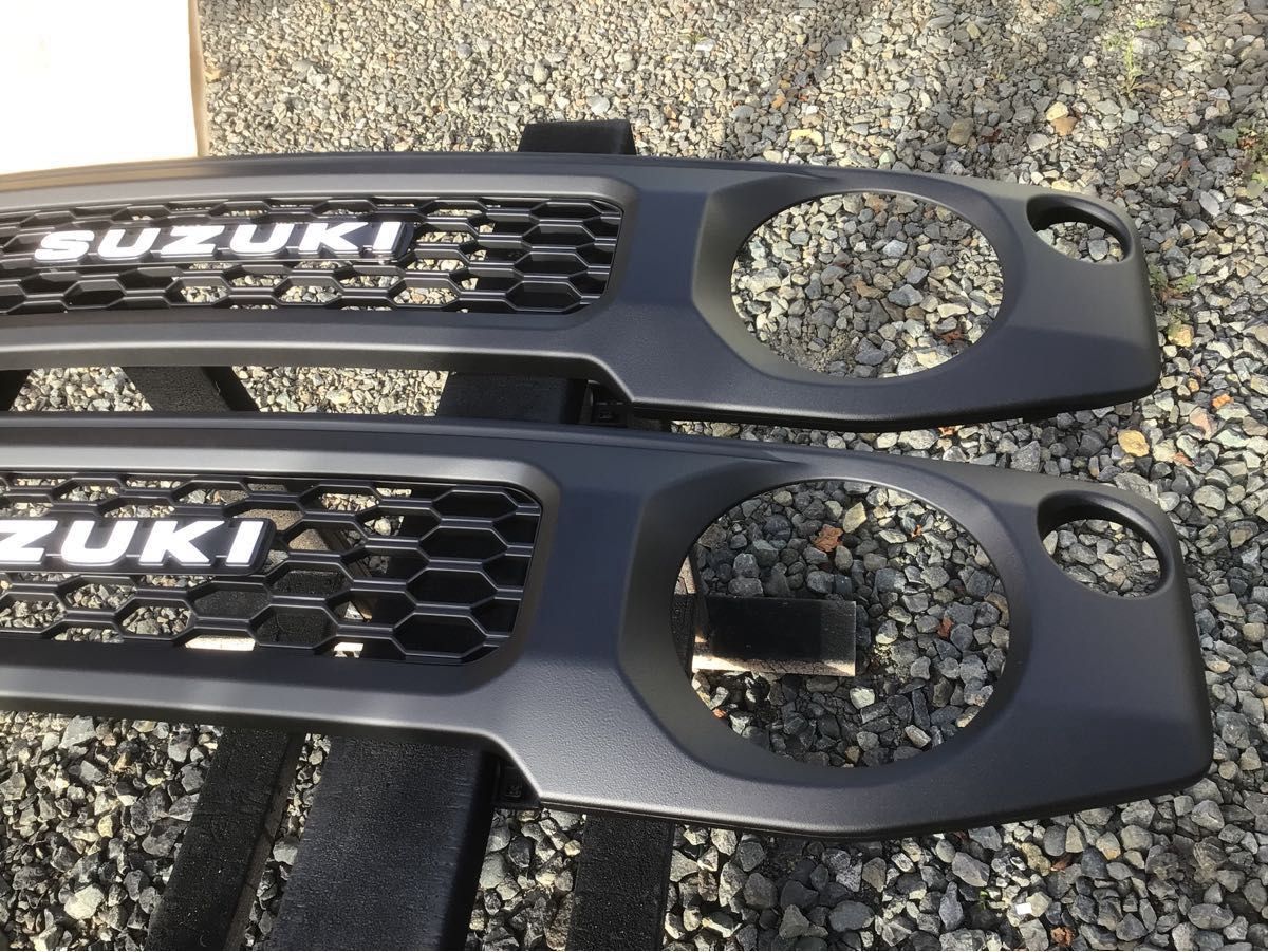 ジムニーjb64/74 SUZUKI活字体エンブレム 完全ウレタン 仕上げ♪ ジムニーjb64/74 SUZUKI活字体エンブレム完全ウレタン仕上げ完成