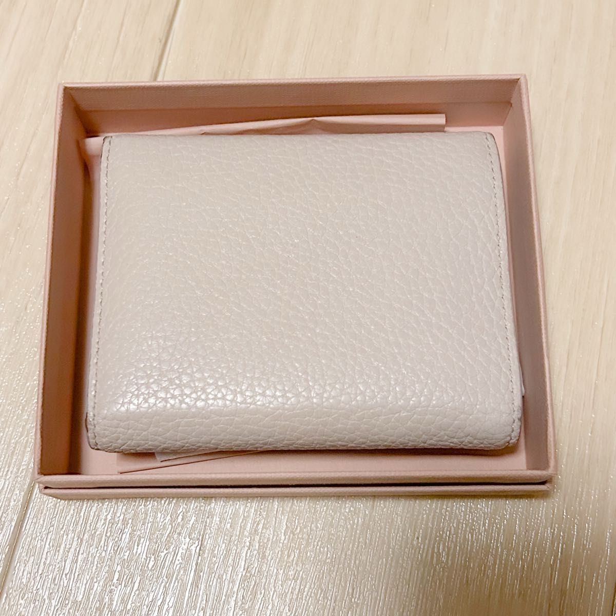 Miumiu 三つ折財布 ピンク ピンクベージュ ベージュ