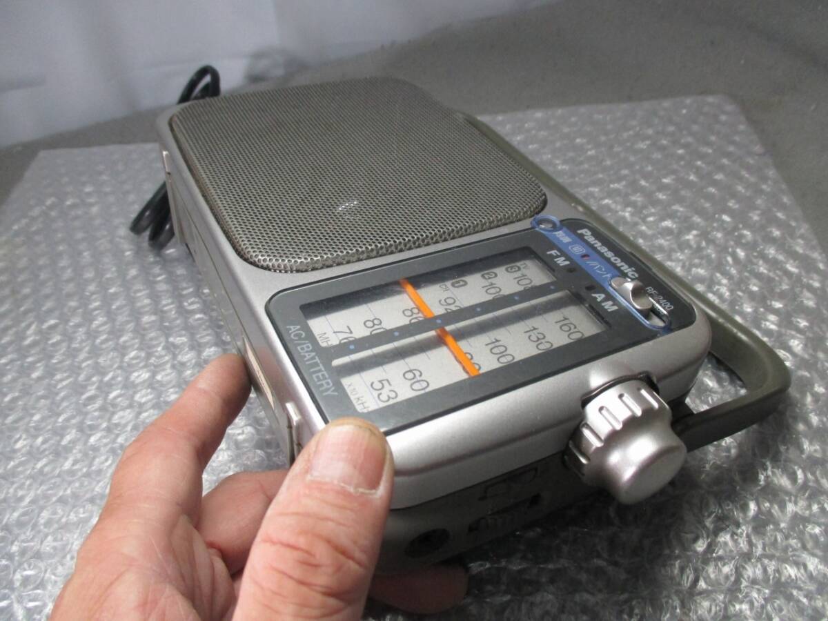 【■Panasonic ワイドFM対応 FM/AMポータブルラジオ RF-2400 動作品 ACコード付き】★ の画像4