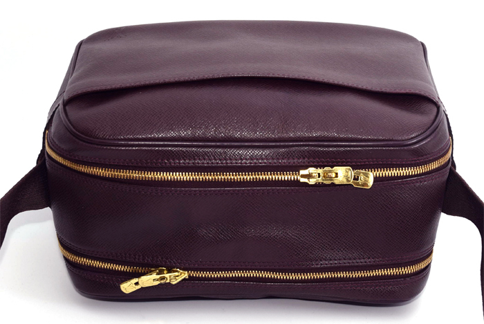 【超美品】 ルイヴィトン LouisVuitton タイガ リポーター メンズ レディース ショルダーバッグ 赤紫色 M30152 斜め掛け 鞄 TAIGA BAG １円の画像3