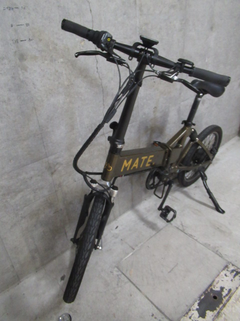 MATE CITY メイト シティ オリーブ 折りたたみ スタンド付き 電動アシスト自転車 Eバイク 管理6k0410Aの画像3
