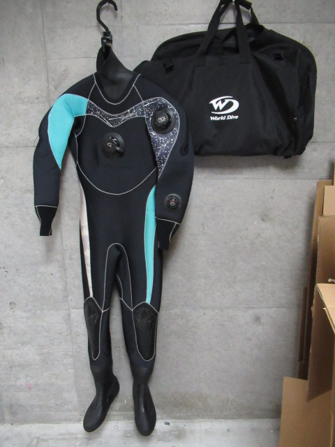 World Dive ワールドダイブ ドライスーツ 着丈145cm ブーツ24.5cm 収納バッグ付き ダイビング 管理6k0417H-F06の画像1