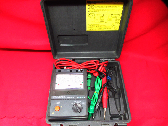 KYORITSU 共立電機計器 KEW 3122A HIGH VOLTAGE INSULATION TESTER 電池式高電圧絶緑抵抗計 通電確認済 現状品 電気計測器 管理6B0408L-C2_画像1