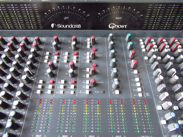 Soundcraft Ghost LE 24 業務用アナログミキサー 24ch 通電確認のみ 現状品 ジャンク 管理6A0402A-F9_画像4