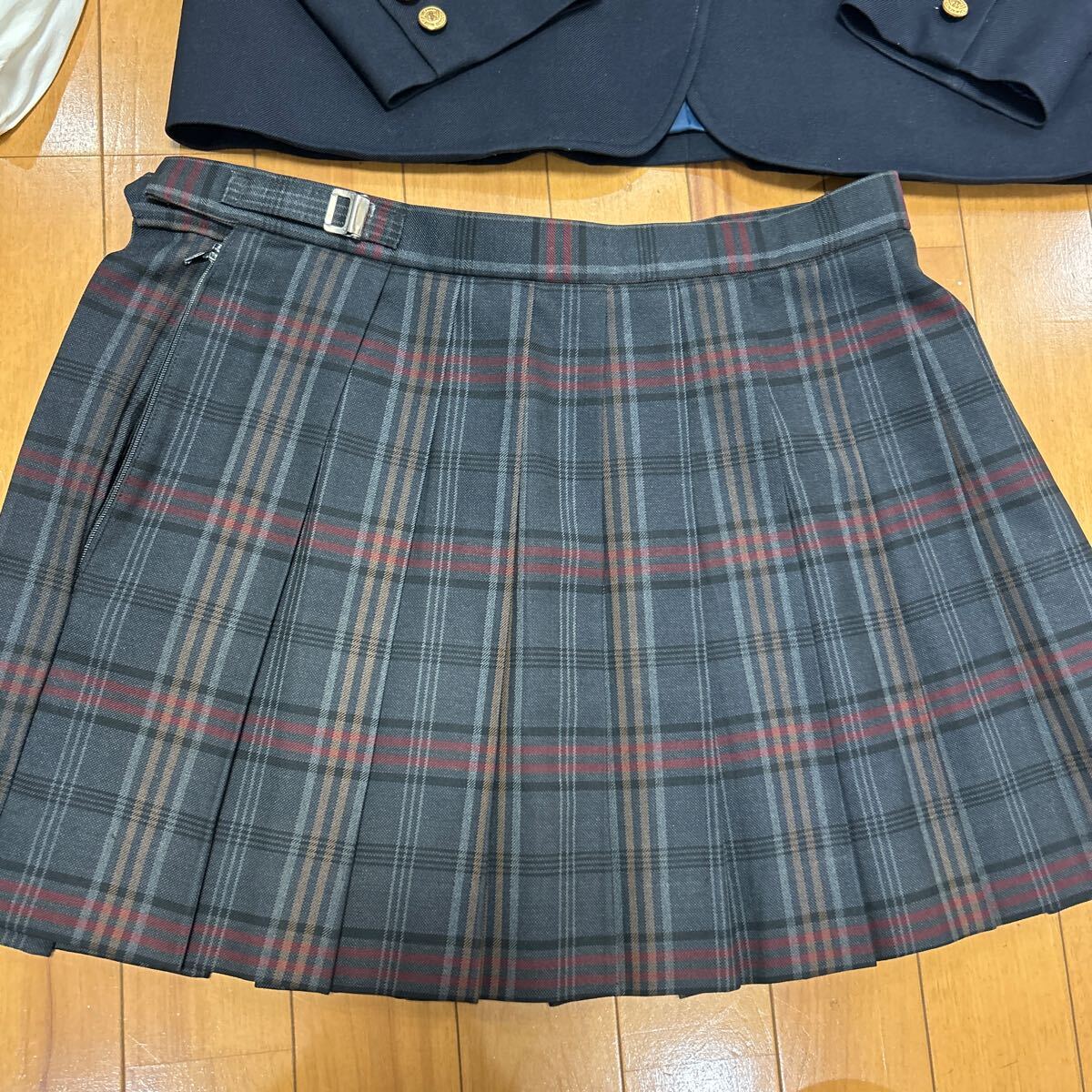 4 3 コスプレ衣装 冬 制服 上下セット ブレザー リボン付きブラウス 冬スカート 夏スカート W72 丈38 ミニスカート 羽島の画像6