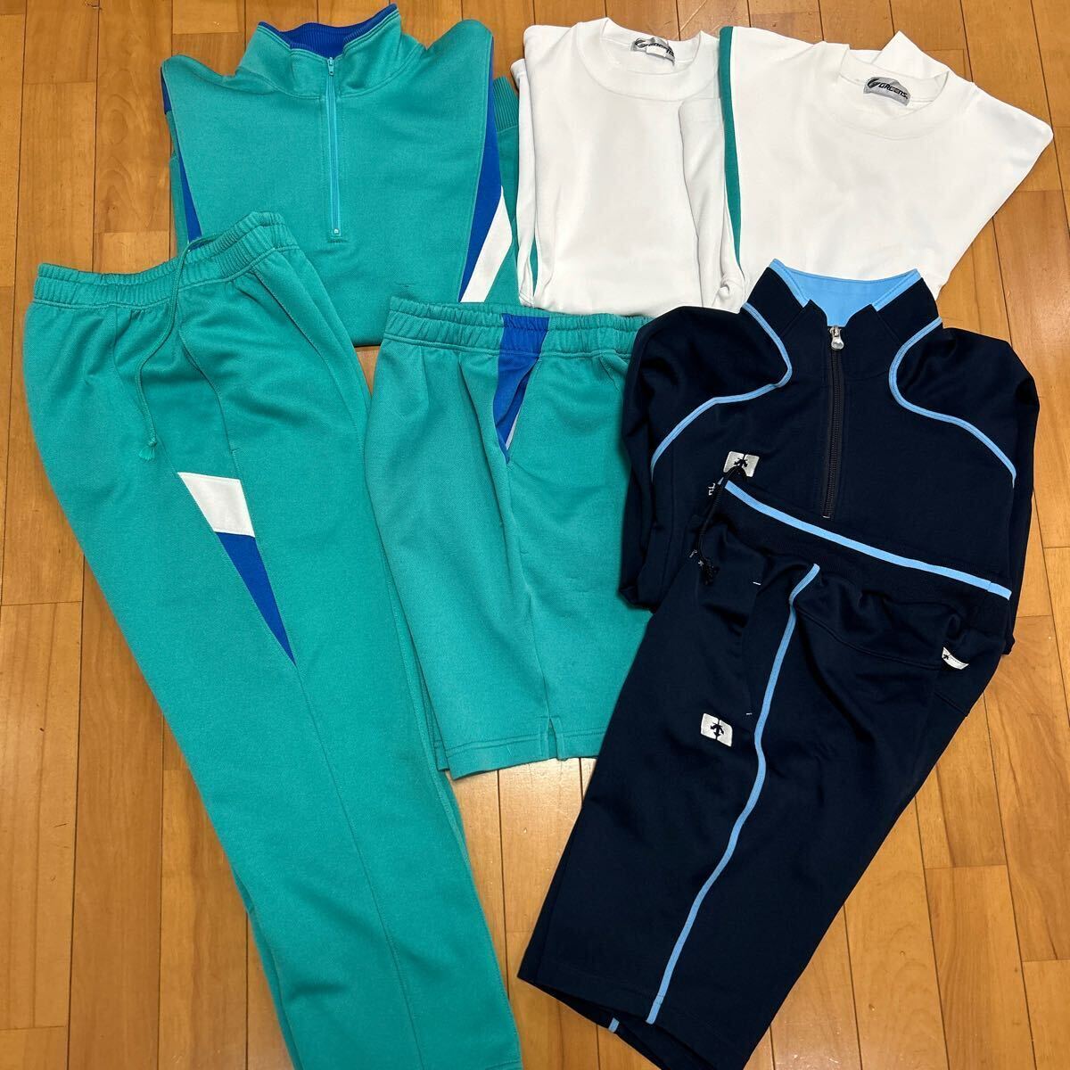 4 4 コスプレ衣装 DESCENTE GREENS ジャージ 上下 ハーフパンツ スポーツシャツ 女子_画像1