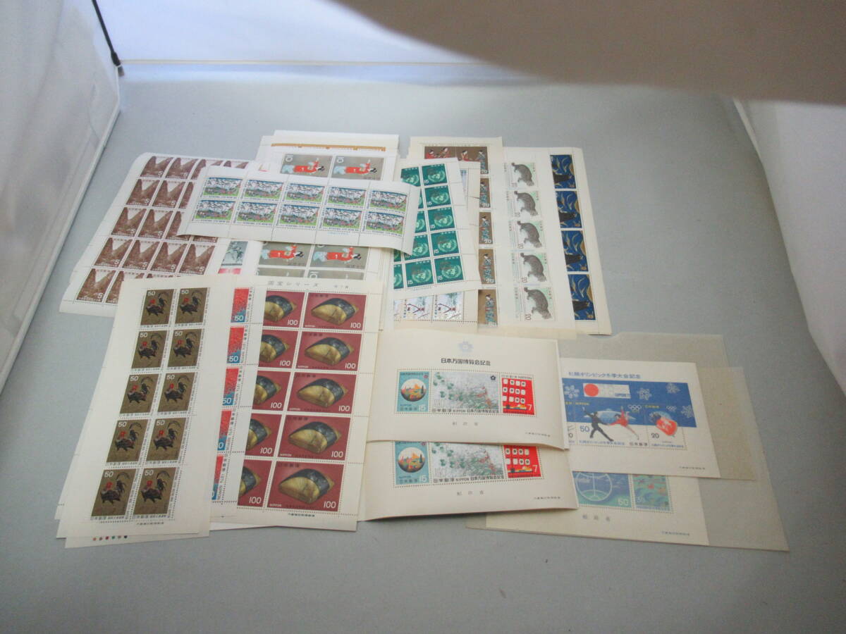 未使用　日本の切手シート　総額２０，５２４円分　記念切手シートあり　_画像1