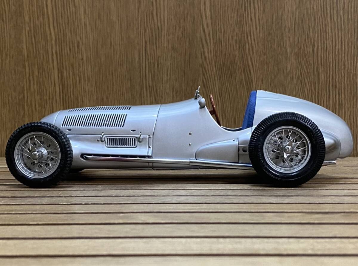 CMC 1/18 Mercedes Benz W125 5.6L Straight-8 Supercharged ◆ 1位 1937 European Grand Prix Championship [pre F1 era] ◆ M-031の画像5