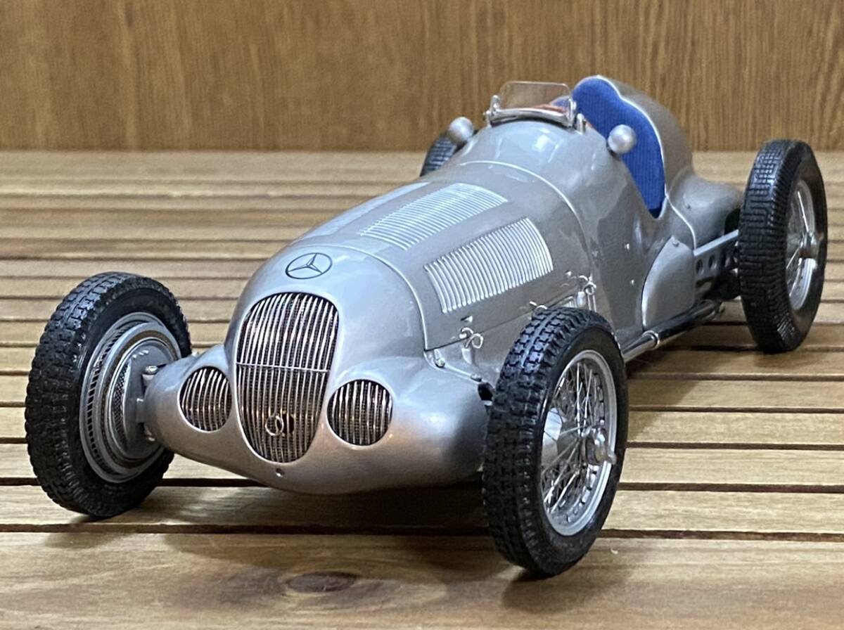 CMC 1/18 Mercedes Benz W125 5.6L Straight-8 Supercharged ◆ 1位 1937 European Grand Prix Championship [pre F1 era] ◆ M-031の画像1