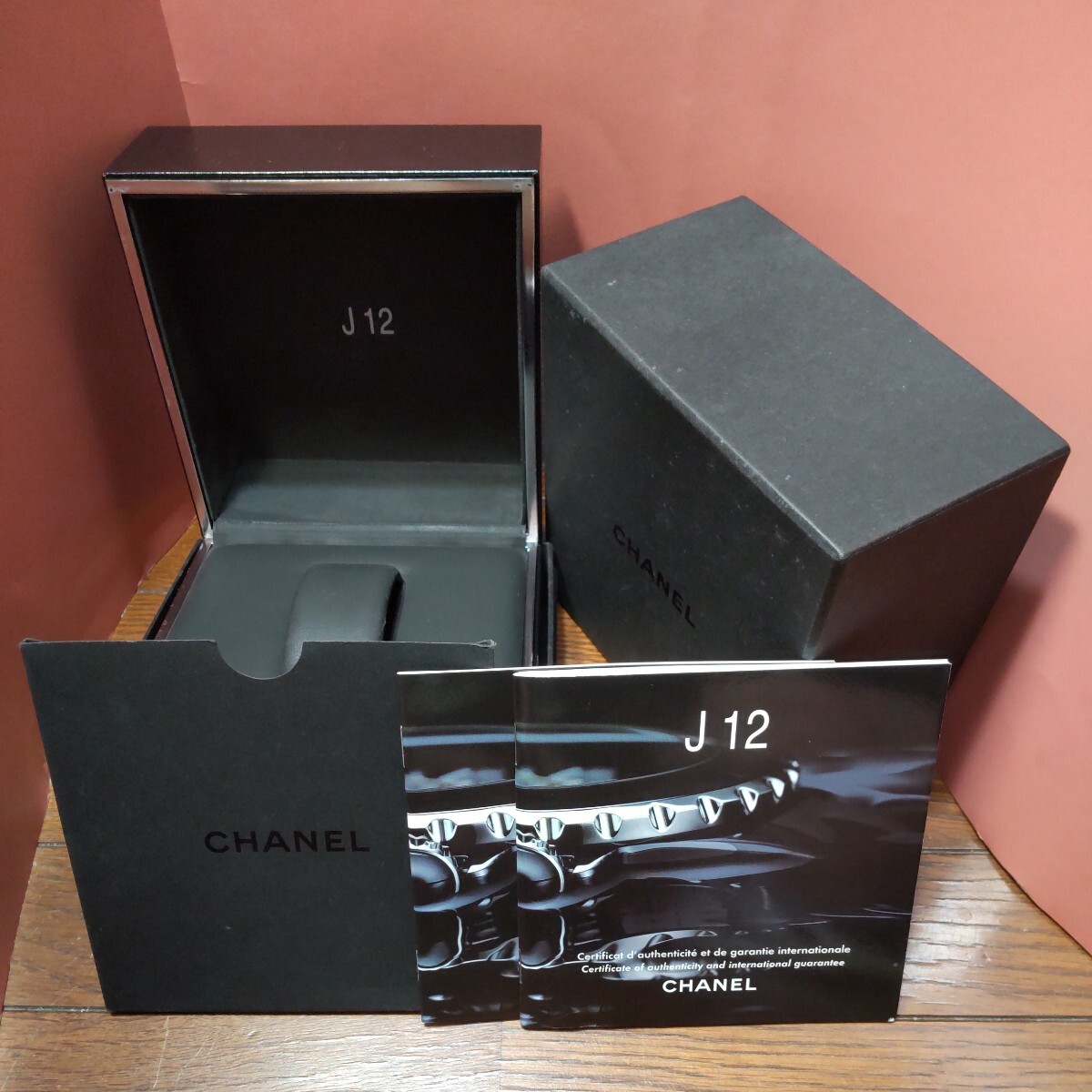 CHANEL 純正 シャネル 時計 箱 ケース ボックス 黒 内箱 黒 外箱 化粧箱 空箱 BOX 正規 ボックス 保護 保存 収納 付属品 冊子 ケース付 09の画像1