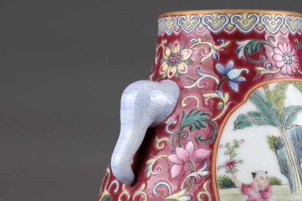 古びた蔵『清 乾隆年製 陶磁器 粉彩纏枝蓮開窗人物故事図 双耳尊 古びた蔵『清 乾隆年製 陶磁器 粉彩纏枝蓮開窗人物故事図 双耳尊