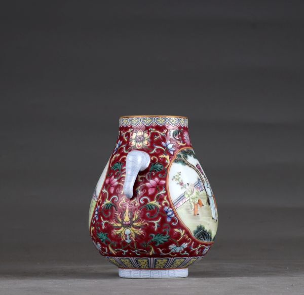 古びた蔵『清 乾隆年製 陶磁器 粉彩纏枝蓮開窗人物故事図 双耳尊 古びた蔵『清 乾隆年製 陶磁器 粉彩纏枝蓮開窗人物故事図 双耳尊