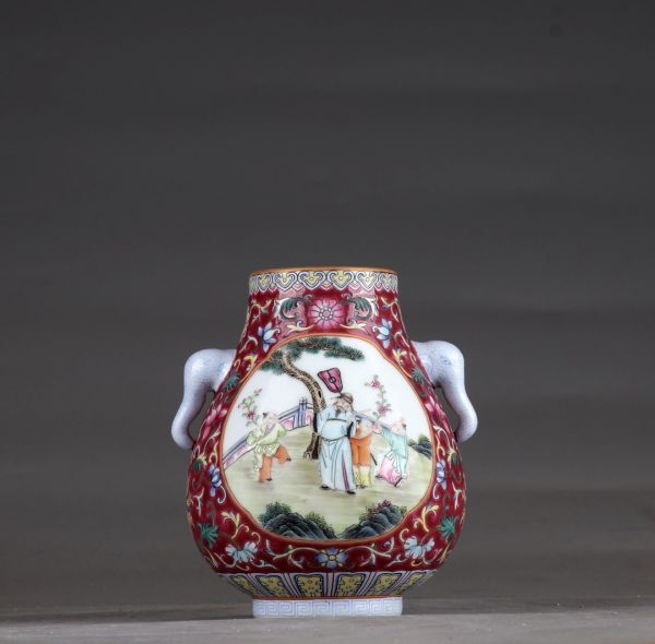 古びた蔵『清 乾隆年製 陶磁器 粉彩纏枝蓮開窗人物故事図 双耳尊 古びた蔵『清 乾隆年製 陶磁器 粉彩纏枝蓮開窗人物故事図 双耳尊