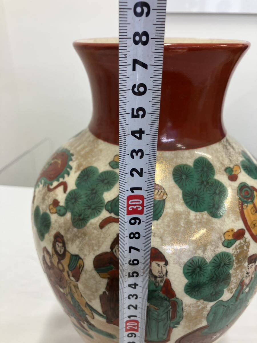 九谷焼 赤絵 宮中図 花瓶 九谷銘 高さ:約38cm 重量:2,669gの画像3