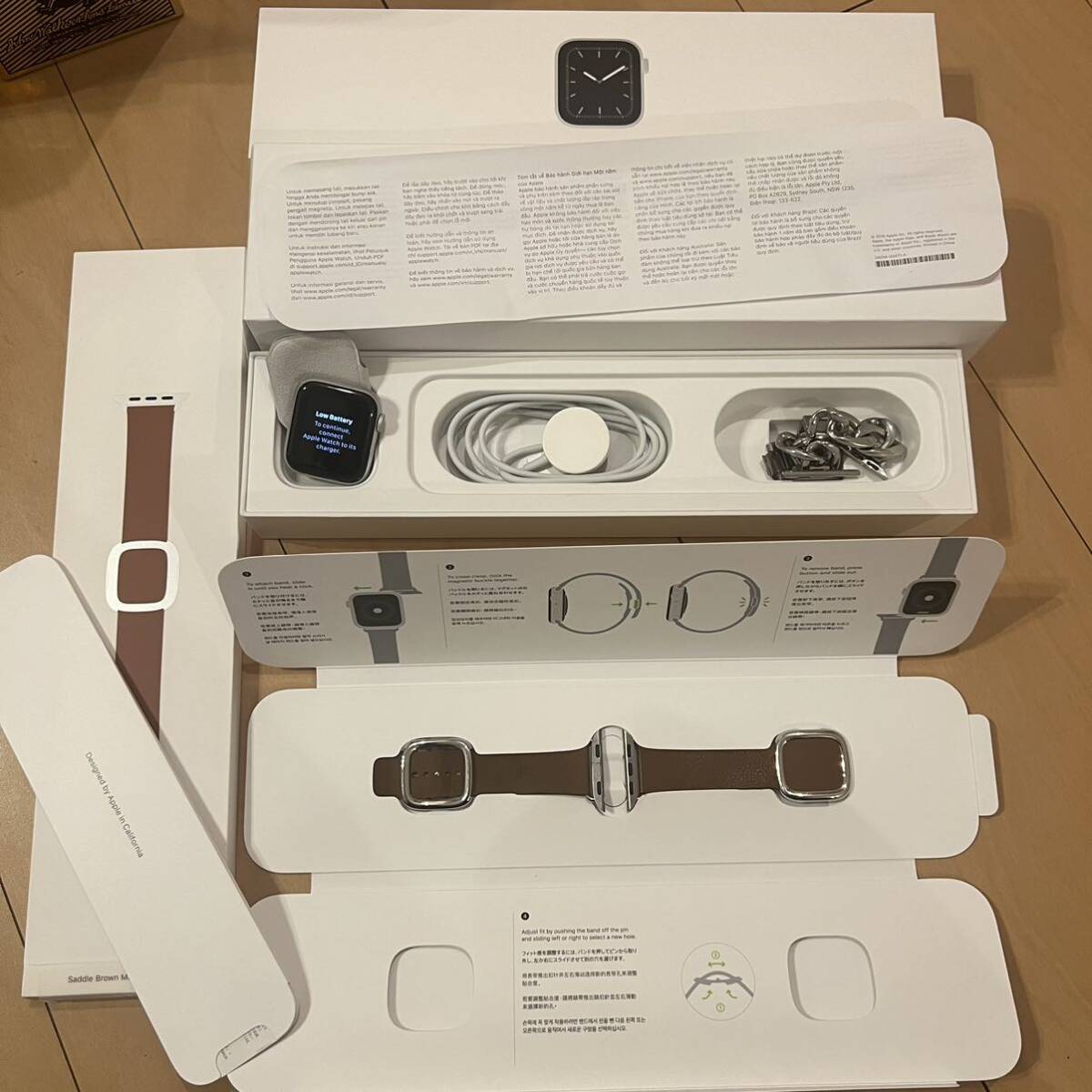 apple アップルウォッチ SERIES5 バンド付 40mm A2092 GPSモデル 初期化済 Apple Watch の画像1