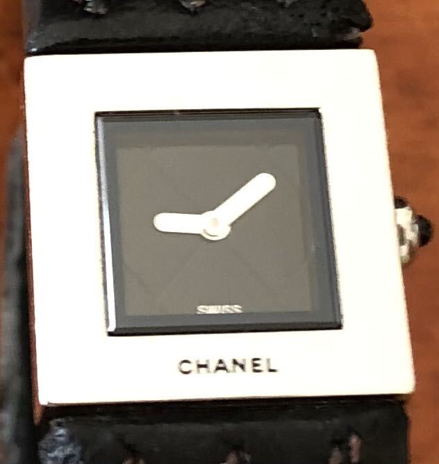 CHANEL シャネル マトラッセ ブラック スクエア クォーツ QUARTZ QZ 腕時計 レディース の画像3