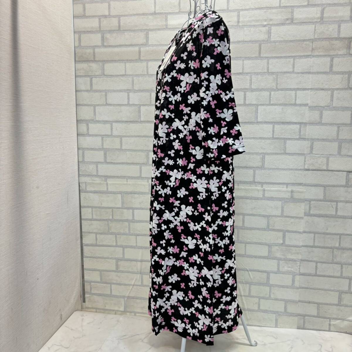 新品 タグ付き 日本製 asamerry ルームウェア ワンピース 花柄 黒 M 綿100% 七分袖 パジャマ_画像2