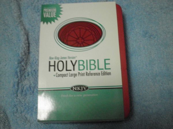 Holy Bible: New King James Version, Raspberry Leathersoft Reference NO5