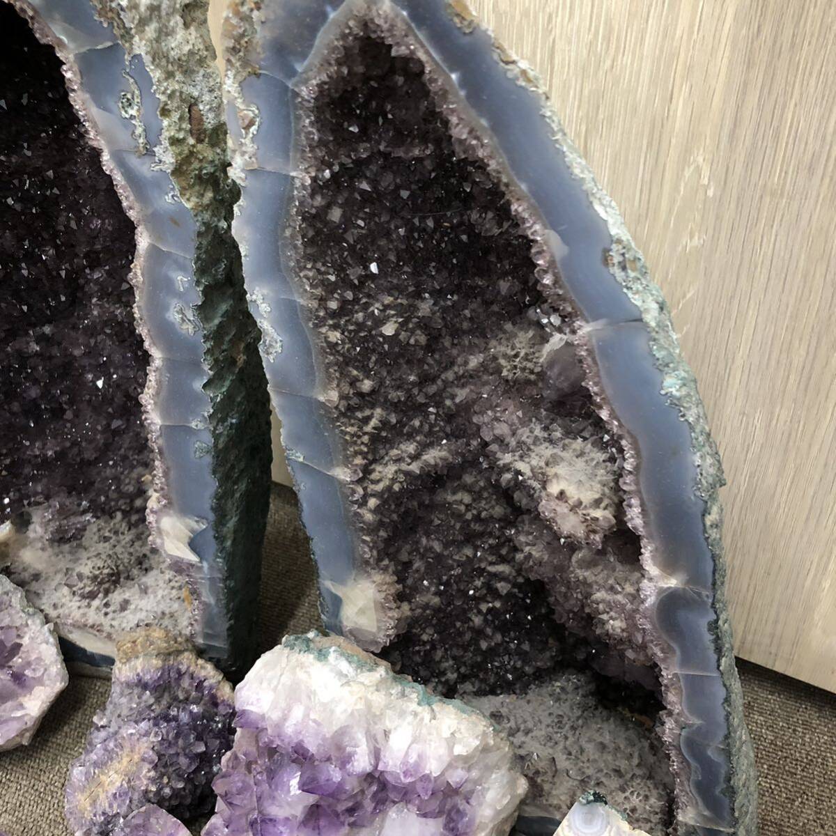 MM-10971②原石 アメジスト パワーストーン 標本 置物 紫水晶 国産鉱物 天然石 鑑賞石 の画像1