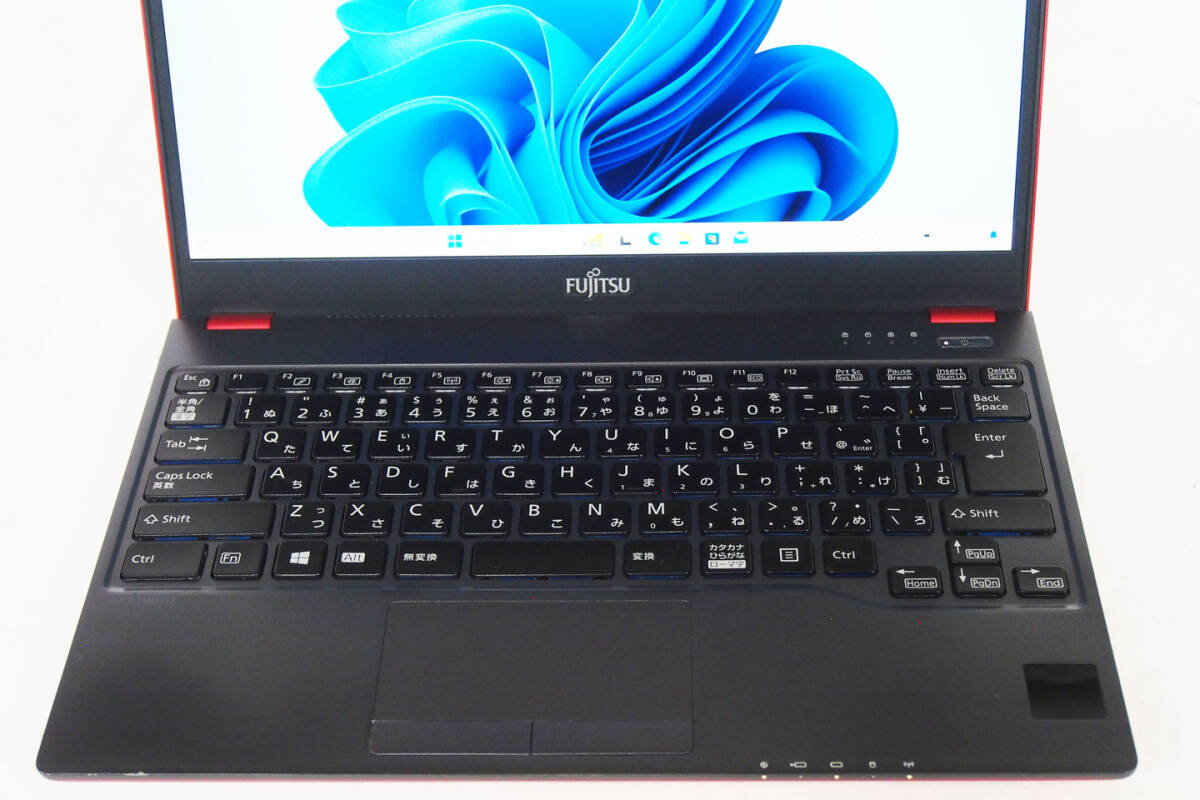 【1円～】Win11Pro 極軽極薄 静脈認証 13.3インチFHD搭載 LIFEBOOK FUTRO MU937 Red Celeron 3865U RAM8GB SSD128GB カメラの画像3