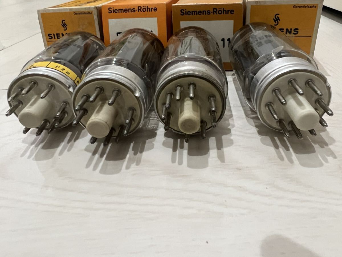 13532円 SIEMENS シーメンス F2a 真空管 4本セット 元箱付き 13532円 SIEMENS シーメンス F2a 真空管 4本セット 元箱付き