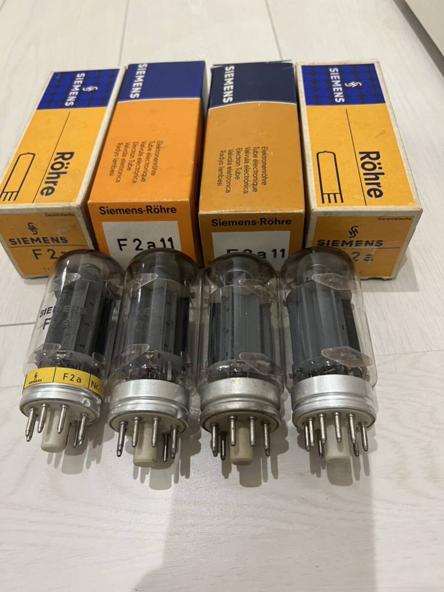 13532円 SIEMENS シーメンス F2a 真空管 4本セット 元箱付き 13532円 SIEMENS シーメンス F2a 真空管 4本セット 元箱付き