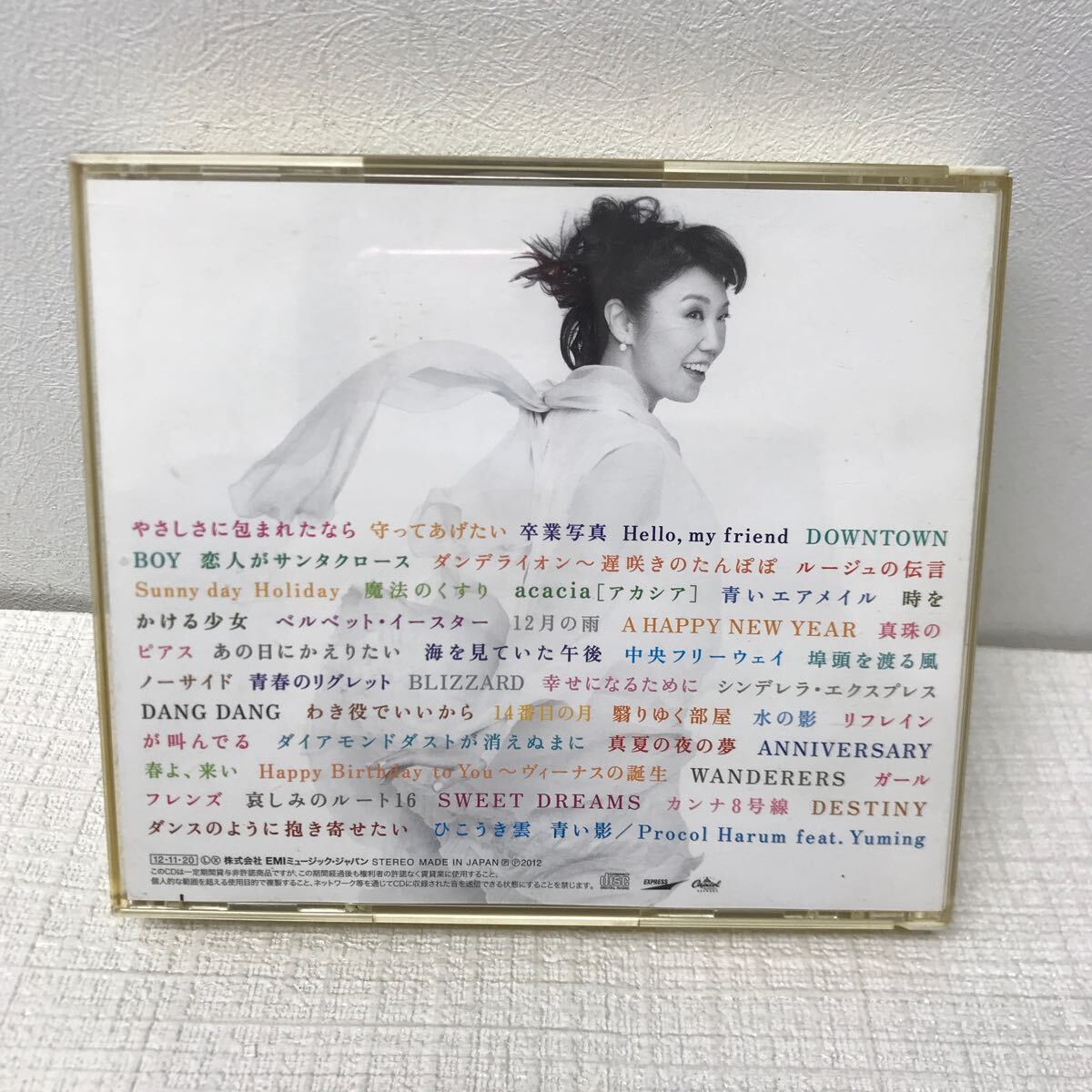 I0411A3 日本の恋と、ユーミンと。 松任谷由実 40周年記念 ベストアルバム CD 3枚組 音楽 邦楽 やさしさに包まれたなら 卒業写真 他_画像2