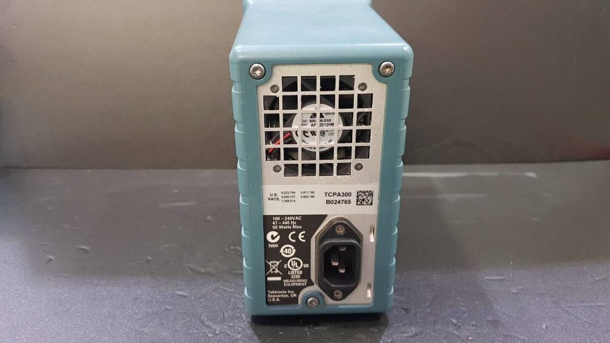 (NBC) Tektronix TCPA300 電流プローブ増幅器 (Interface Cable 012-1605-00付き) AC/DC Current Probe Amplifier (中古 4765)_画像5