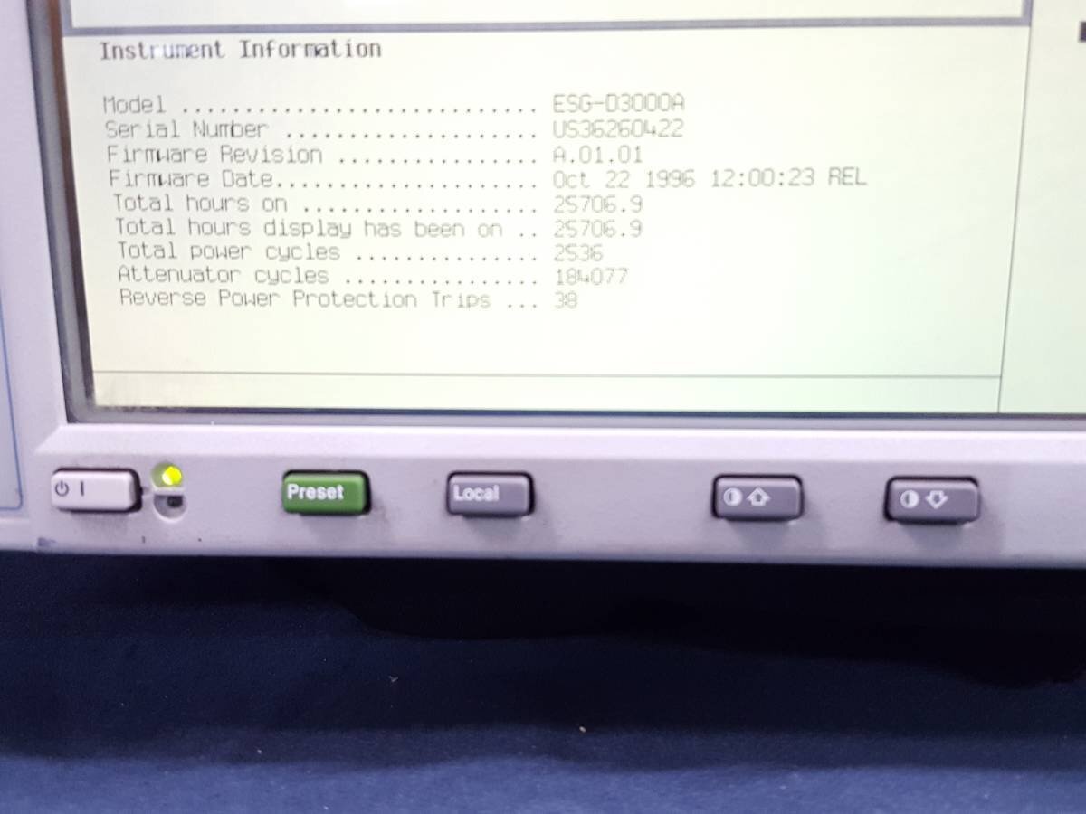 (NBC) 中古 HP E4432A デジタルRF信号発生器 (Opt. 1E5 1EH) 250kHz-3GHz Digital Signal Generator (0422)_画像8
