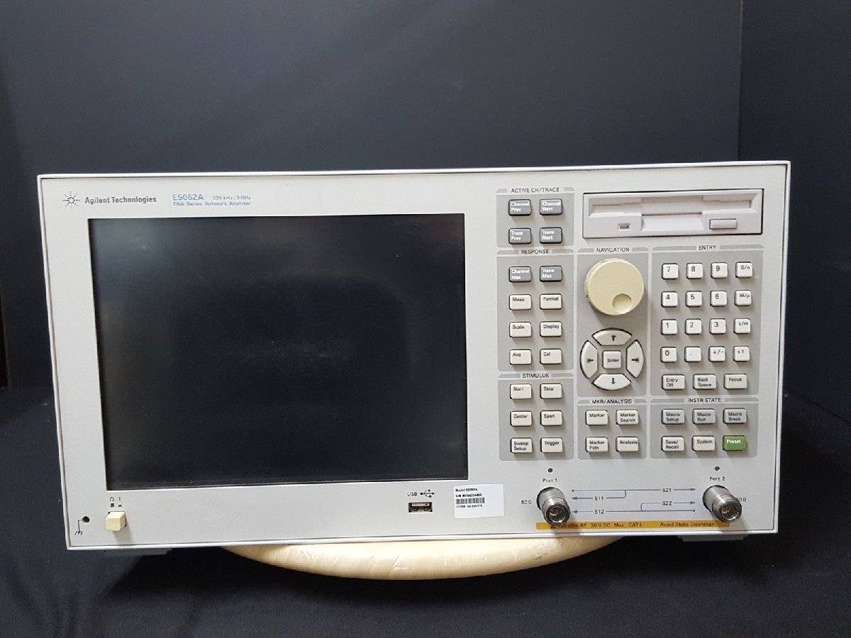 [NBC] Agilent E5062A ネットワークアナライザ (Opt. 250 015) 300kHz - 3GHz ENA Network Analyzer (中古 4494)_画像1