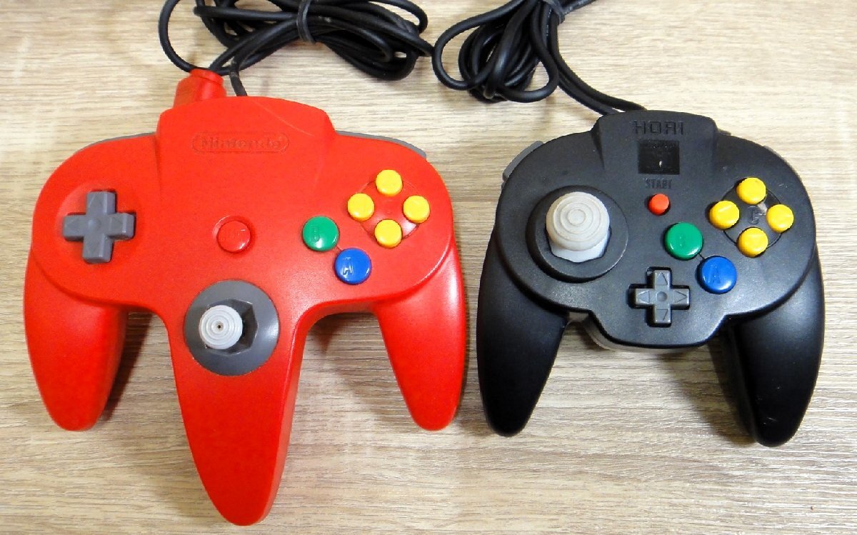 【中古】Nintendo 任天堂 NINTENDO64 NUS-01 本体/コントローラー/ソフト まとめ 黒の画像3