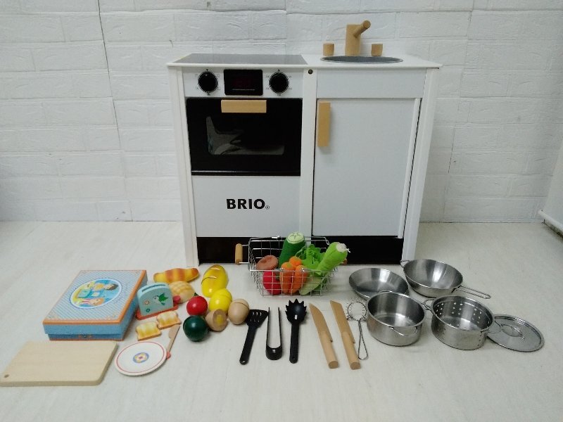BRIO ブリオ キッチン おもちゃ まとめて キッチン用品 玩具 おままごと 野菜 まな板 イケア 鍋 ヘラの画像1
