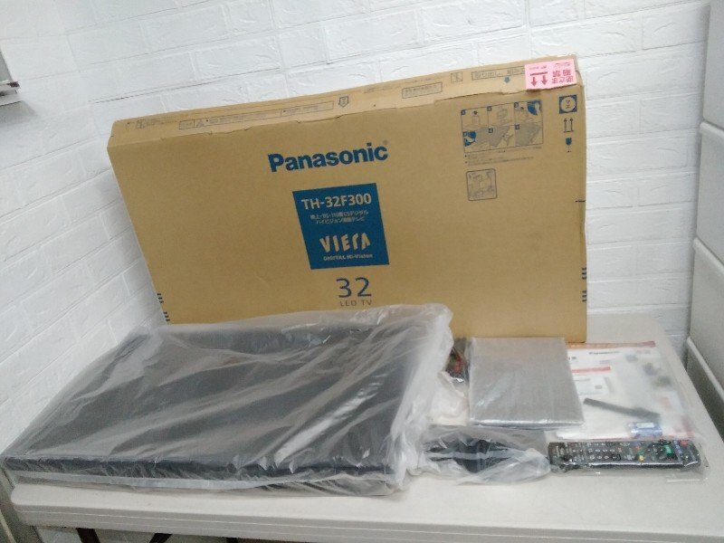 未使用品 Panasonic パナソニック TH-32E300 液晶 テレビ ハイビジョン 32V型 2018年製 TVの画像1
