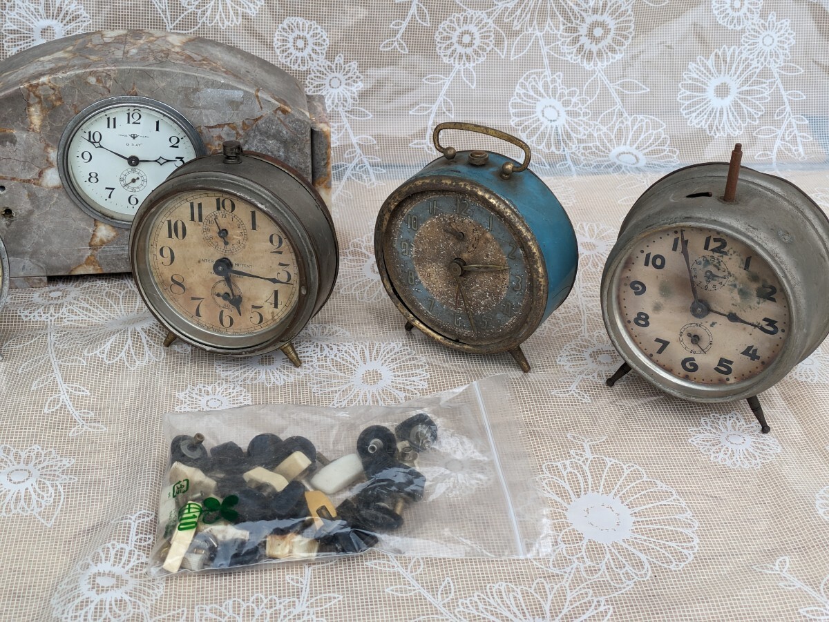  アンティーク 置時計 SEIKO 精工舎 セイコー ゼンマイ式 CORONA 現状品 部品取りなどに まとめて 6台＆ツマミ、部品 ジャンクの画像6