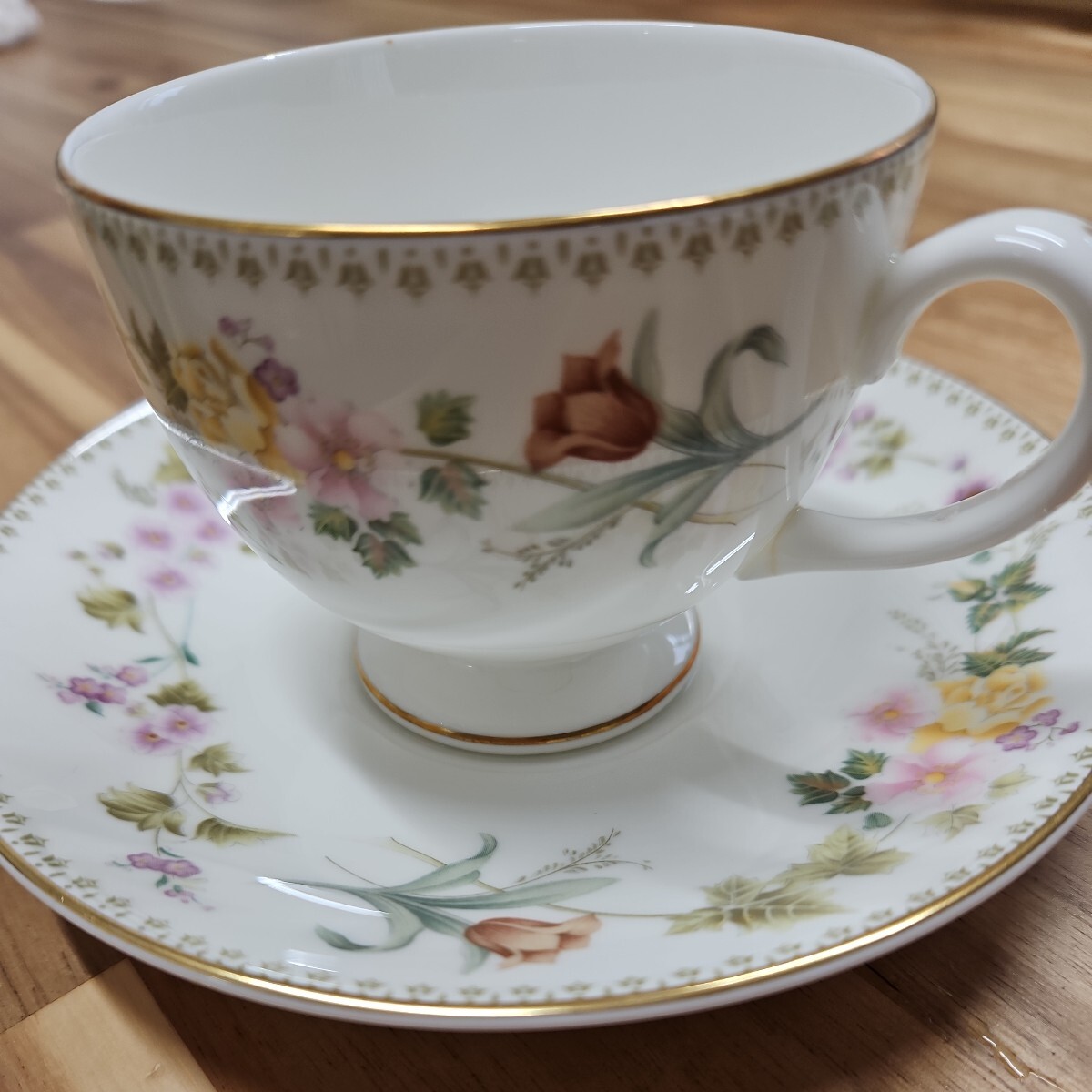 Wedgwood 英国製 ウェッジウッド Mirabelle ミラベル ティーカップ ソーサー 花柄 コーヒーカップ アンティーク食器  ヴィンテージの画像2