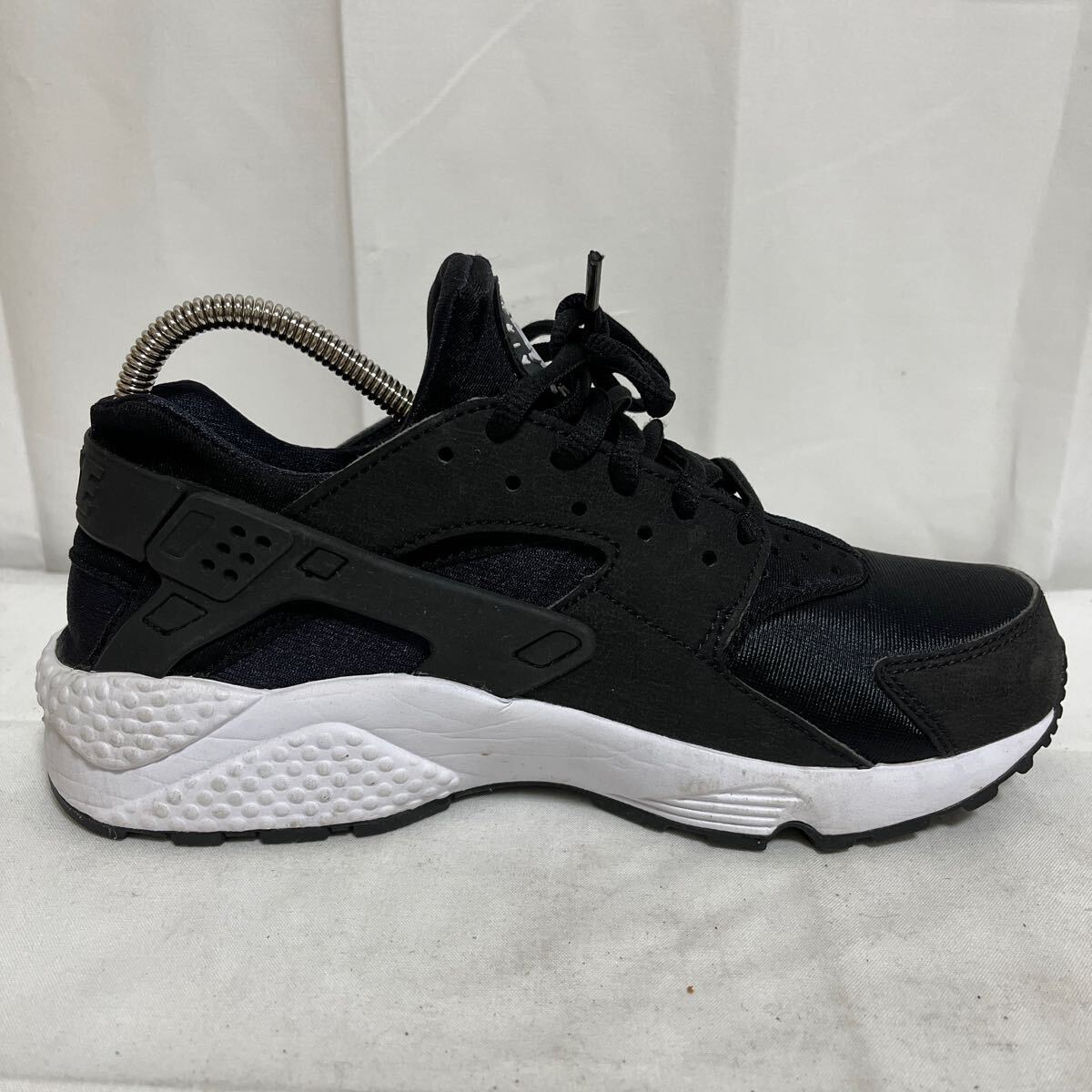 和290★ NIKE WMNS AIR HUARACHE RUN ナイキ ウィメンズ エアハラチ ラン スニーカー シューズ ブラック 24.5 レディースの画像6